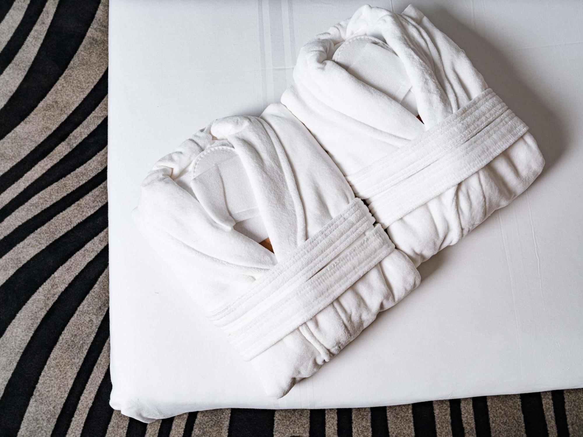 Executive Room,1706910052:JPEG